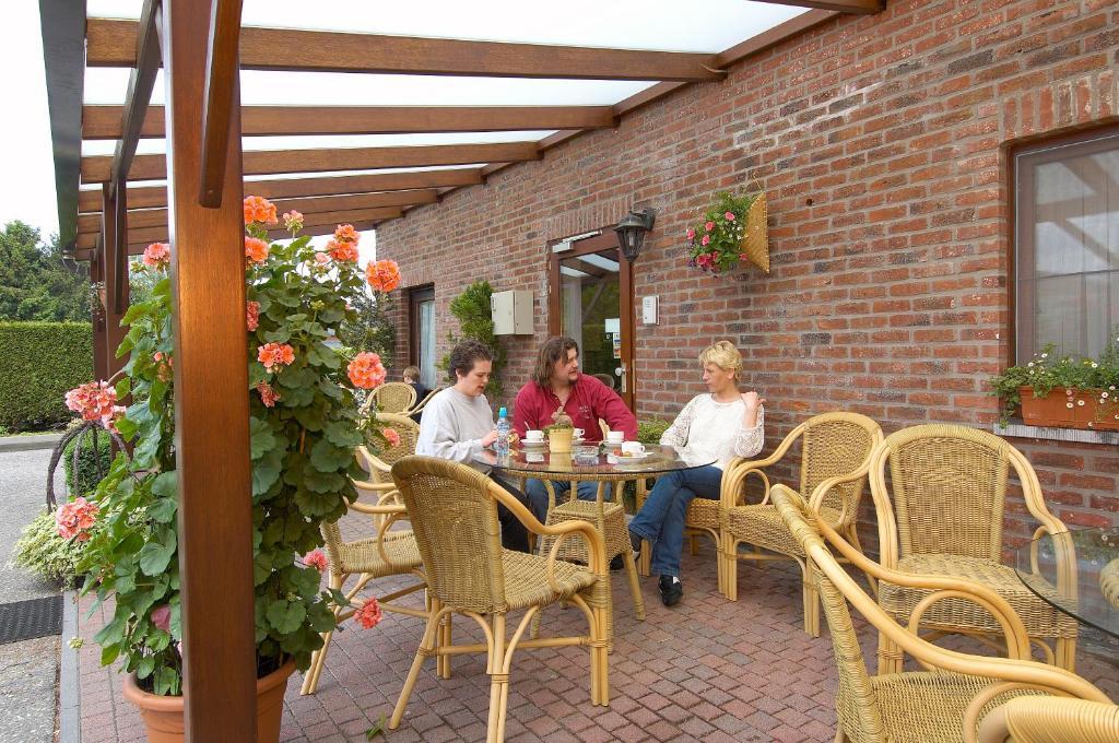 Hotel Apollo Zutendaal Exterior foto